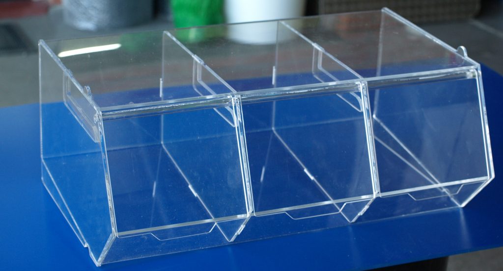 Kit de metacrilato para baldas de vitrina Detolf - Mallas y Plásticos by  Macoglass