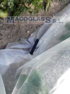 Uso de clavo para manta térmica